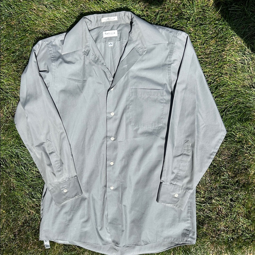 Van Heusen Light Gray Button-Up Shirt